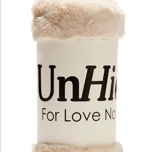 UnHide Lil’ Marshmallow throw.